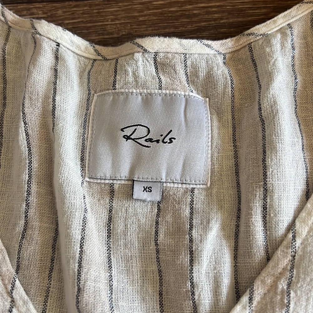 Rails Ruffle Blouse - Picture 3 of 4
